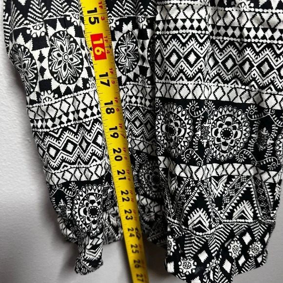 Divided By H&M Women Black/white Romper Shorts Size 2.‎ - Picture 10 of 11